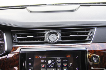 2016款东风A9 1.8T自动尊贵型