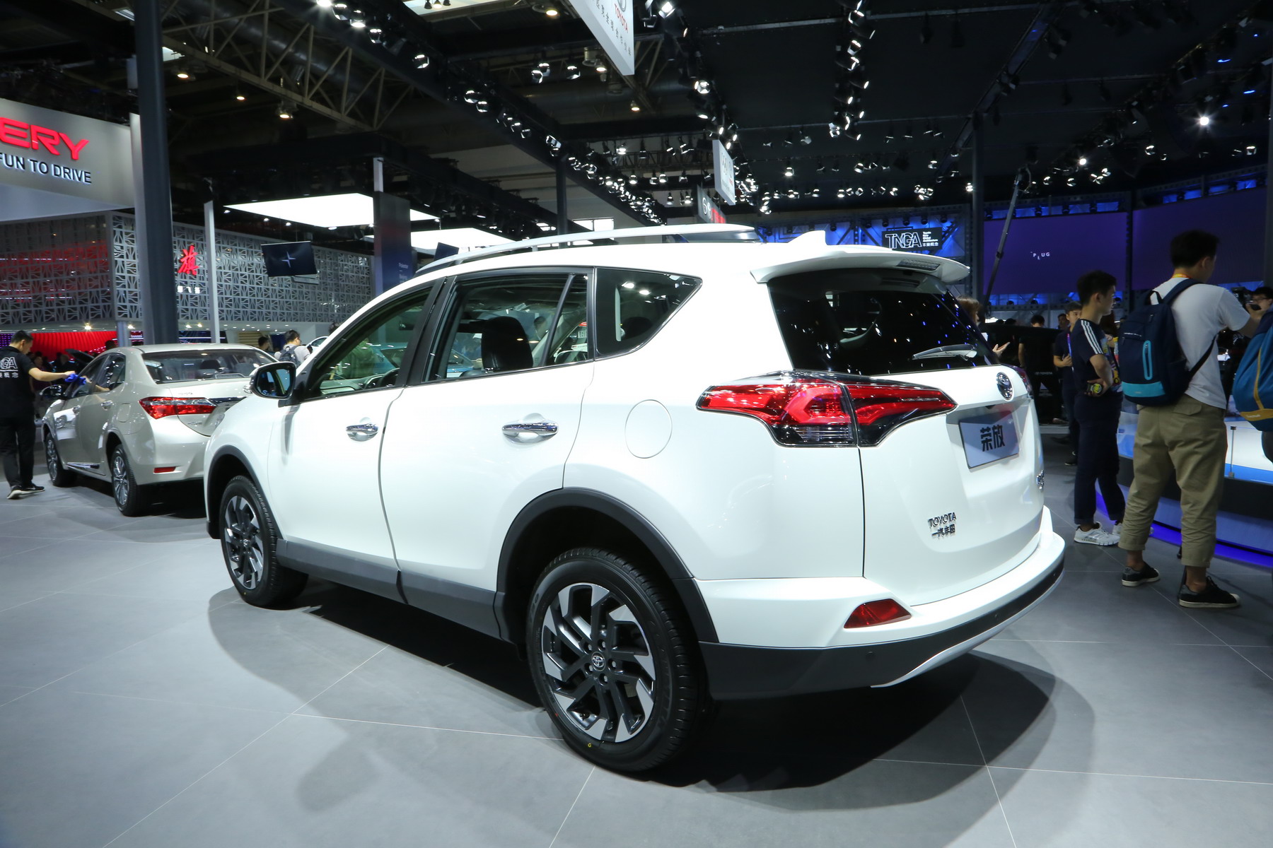 RAV4荣放