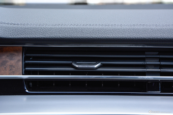 2018款奥迪A8L 3.0T自动55 TFSI quattro豪华型