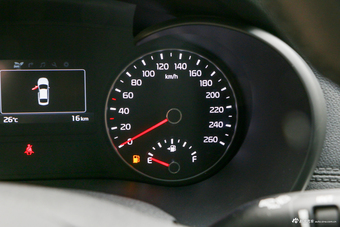 2018款起亚K5 PHEV 2.0L自动智尊版