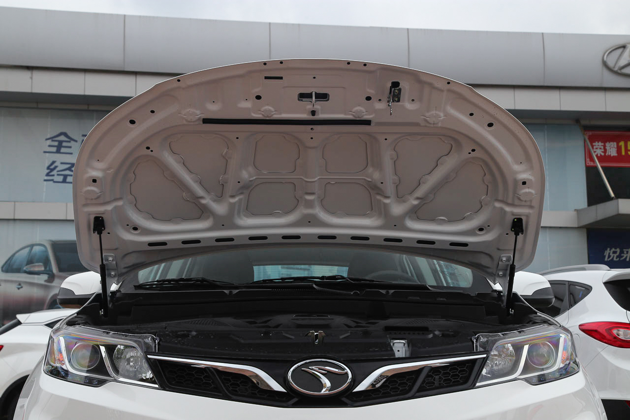 2018款东南DX3 SRG 1.5T手动尊贵型