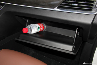 2017款宝骏560 1.5T DCT尊享型