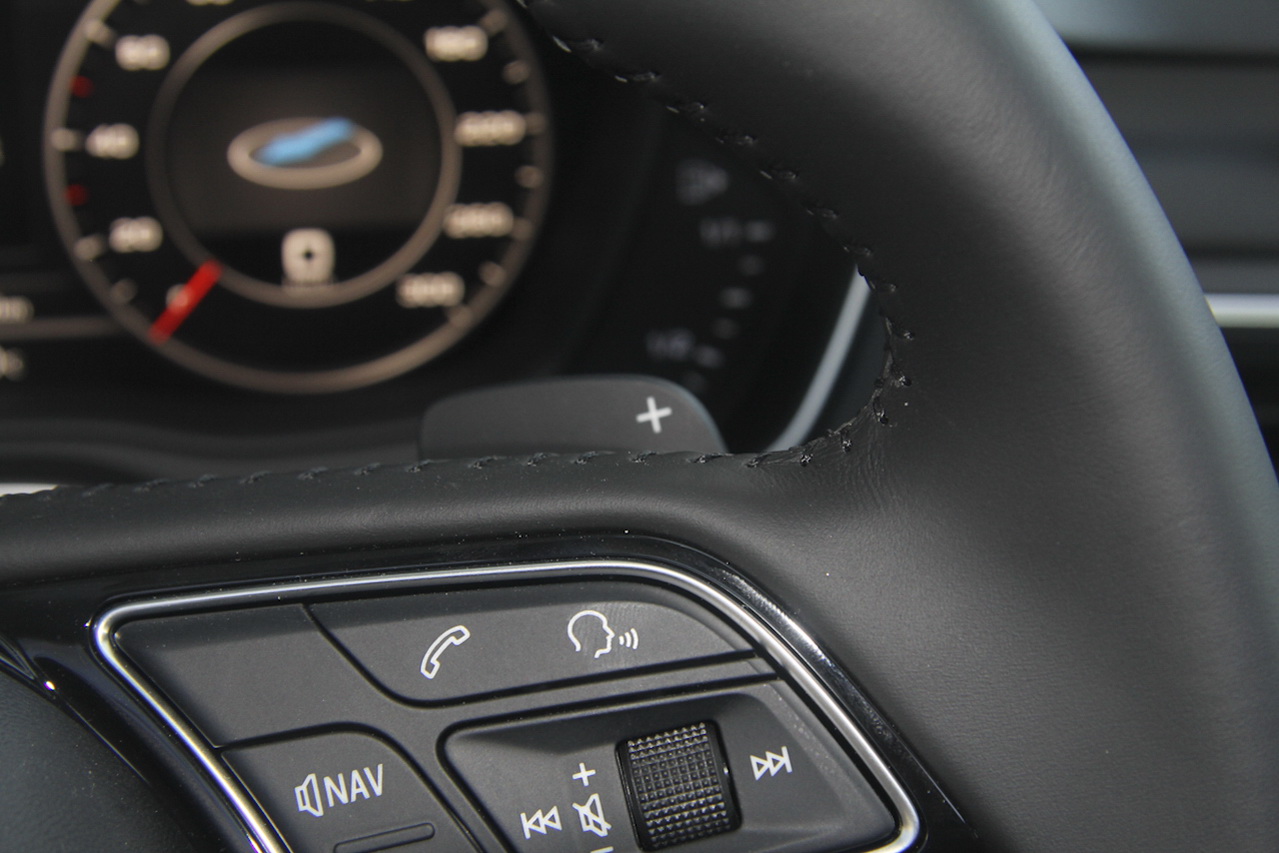 2017款奥迪A4L 2.0T自动40TFSI运动型