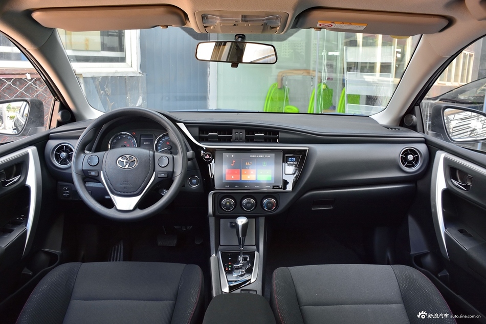 2018款一汽丰田卡罗拉 1.2T GL-i智辉版