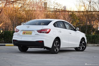 2017款海马福美来 1.6L 手动豪华型（白）