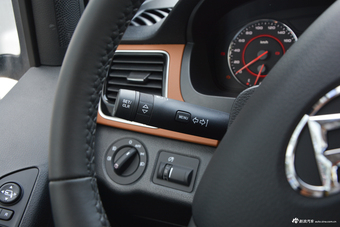 2018款上汽大通G10 PLUS 2.0T自动豪华行政版