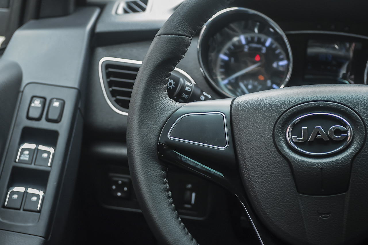 2015款帅铃T6 2.8T手动柴油进取型长轴HFC4DA1-2C