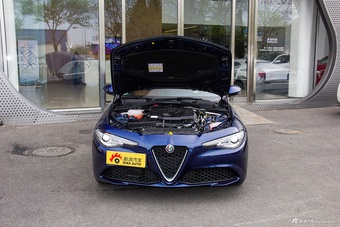 2017款Giulia 2.0T自动200HP豪华版