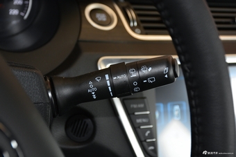 2018款陆风X7劲越 1.5T自动全景至尊型