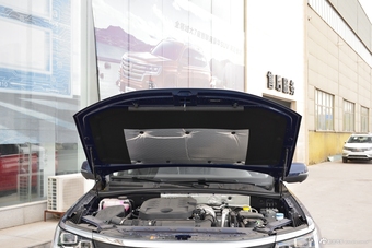 2018款荣威RX8 2.0T自动智联网四驱旗舰版