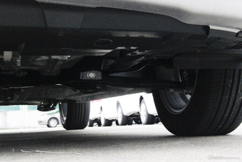 2015款奇瑞E3 1.5L手动风尚型 钛辉银