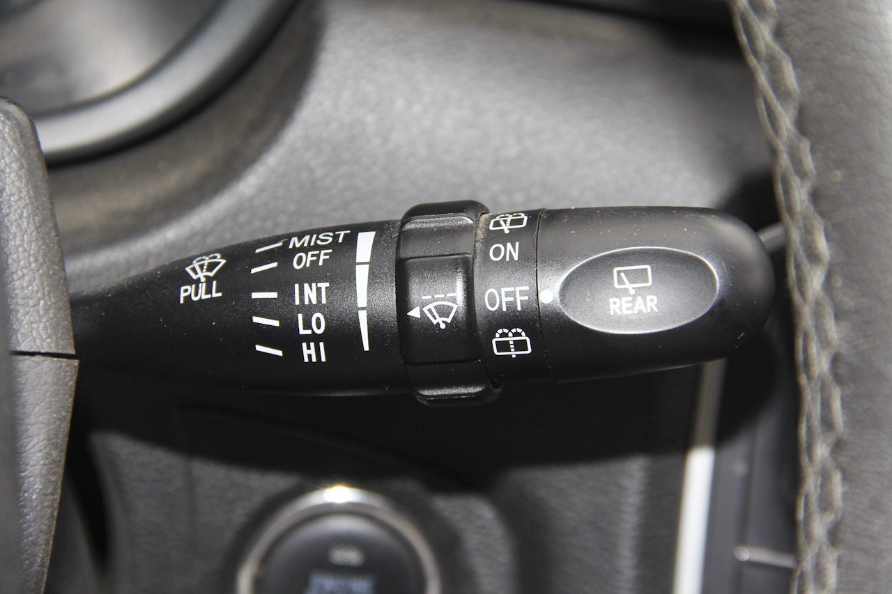 2015款骏派D60 1.8L自动尊贵型 白色