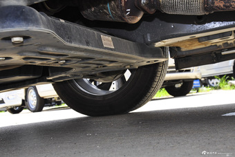 2016款 宝骏560 1.8L手动豪华型 大地棕