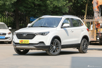 2018款奔腾X40网红版 1.6L手动豪华型图片