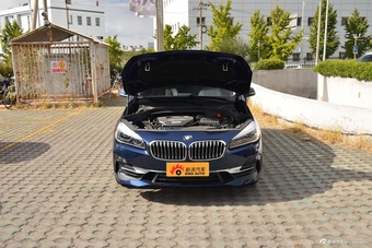 2018款宝马2系旅行车220i 2.0T自动豪华套装