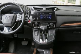 2017款CR-V 1.5T 240TURBO自动四驱豪华版