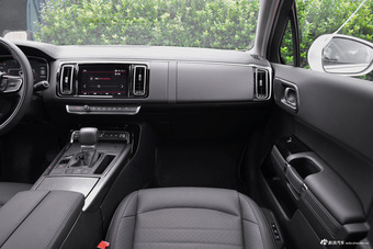 2017款雪铁龙C6 1.8T自动尊贵型