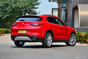 2017款Stelvio 2.0T 200HP自动豪华版