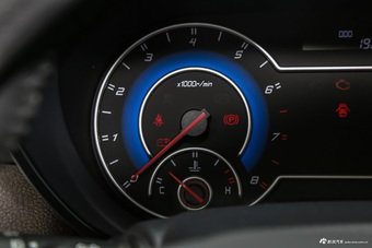 2016款海马V70 2.0L手动适·畅型 6座