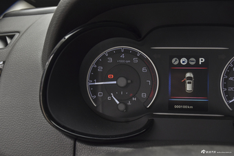 2018款东风风神AX7 1.6T自动尊贵型