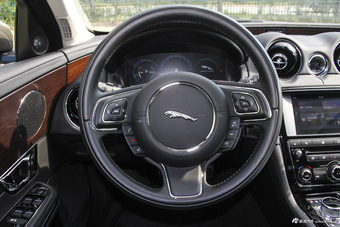 2015款捷豹XJL 3.0L自动SC两驱尊享商务版