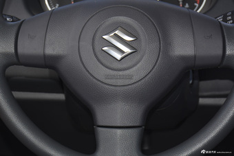 2013款雨燕1.5L手动20周年限量版