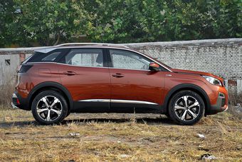 2017款标致4008 1.8T自动380THP豪华版（红色）