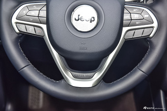 2016款自由光2.4L自动领先版 星光银