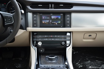 2017款捷豹XFL 2.0T自动200PS豪华版