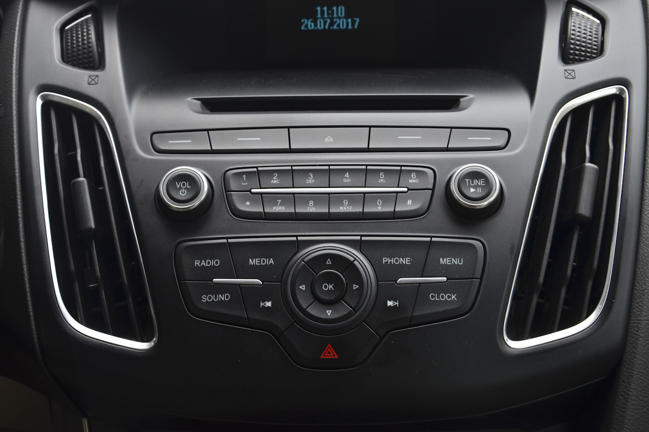 2017款福克斯两厢1.0T手动超能风尚型智行版EcoBoost 125