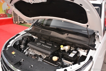 2017款宝骏730 1.5T自动旗舰型7座