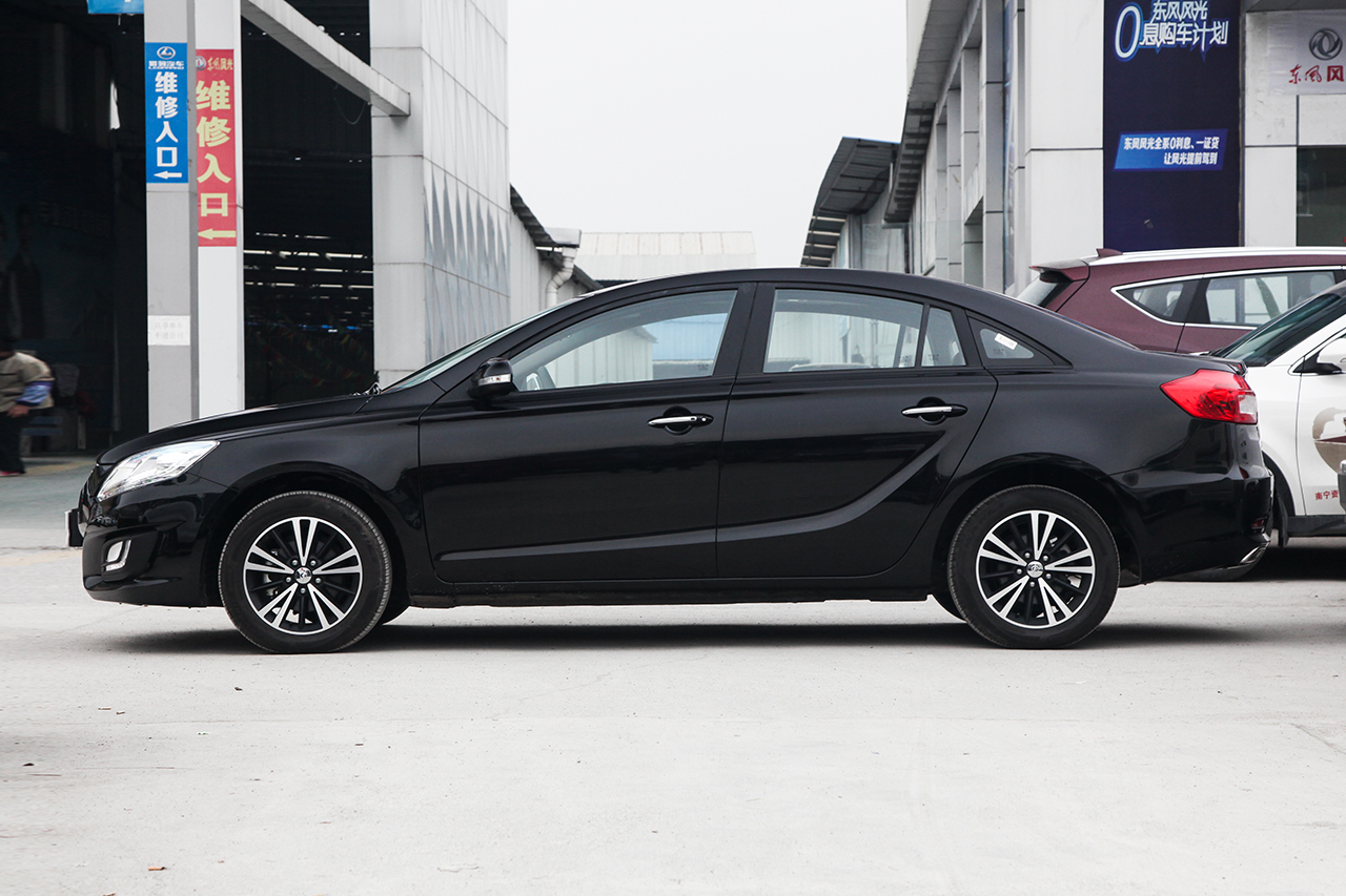 2017款海马M6 1.6L手动运动智能型