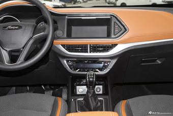 2017款众泰T300 1.5L手动精英型 