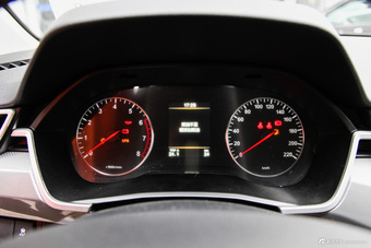 2018款骏派A50 1.5L手动智联豪华型 