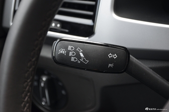 2017款途昂2.0T自动两驱旗舰版330TSI