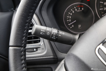 2015款缤智1.8L CVT四驱旗舰型 塔夫绸白