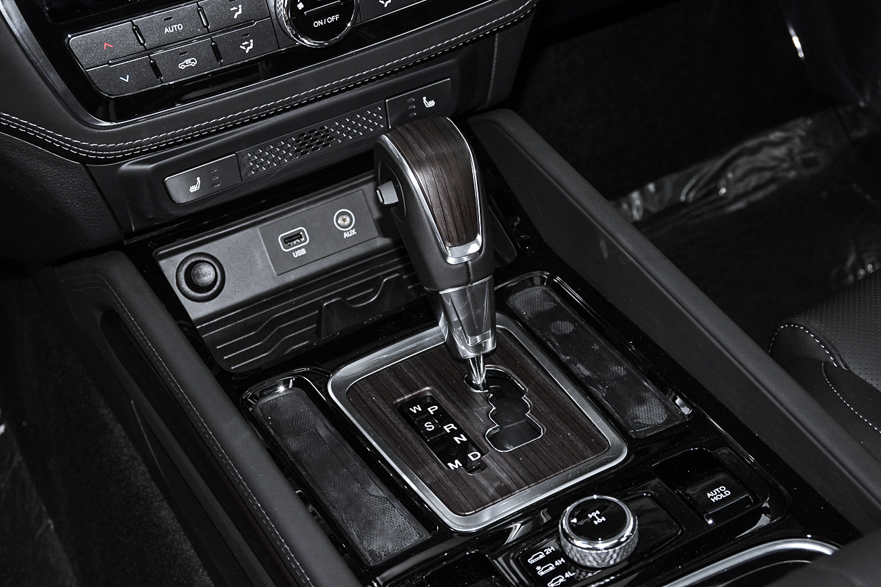 实拍新一代雷斯特 20万级带大梁的硬派越野