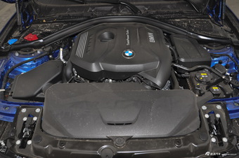 2017款宝马3系2.0T自动M运动型320Li