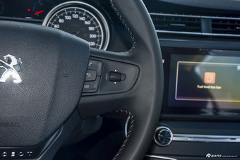 2016款东风标致408 1.6T自动豪华版