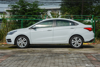 2017款艾瑞泽5 1.5L手动领潮版