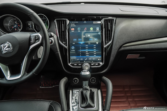 2016款众泰SR7 1.5T自动魔方之心版