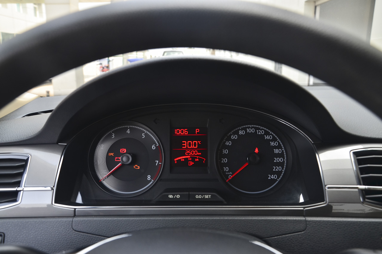 2017款桑塔纳浩纳1.6L自动豪华版