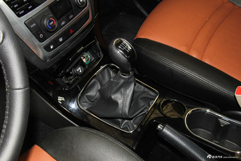 2017款揽福1.9T手动柴油两驱豪华版5座