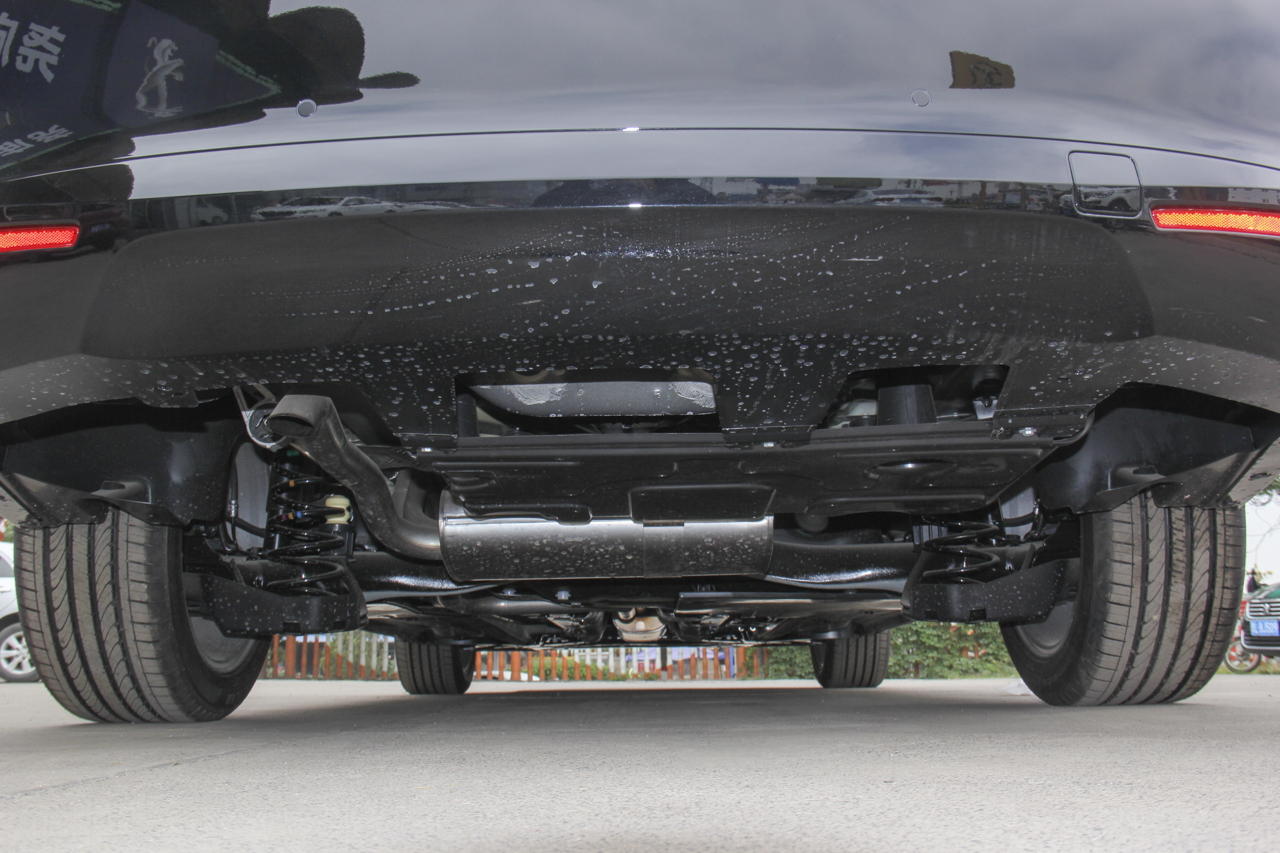 2018款东风标致408改款1.8L自动豪华版