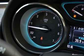 2017款昂科威2.0T自动四驱豪华型28T 雪域白