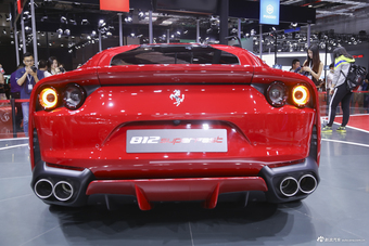 法拉利812 Superfast