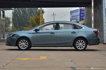 2017款荣威i6 1.0T手动豪华版16T