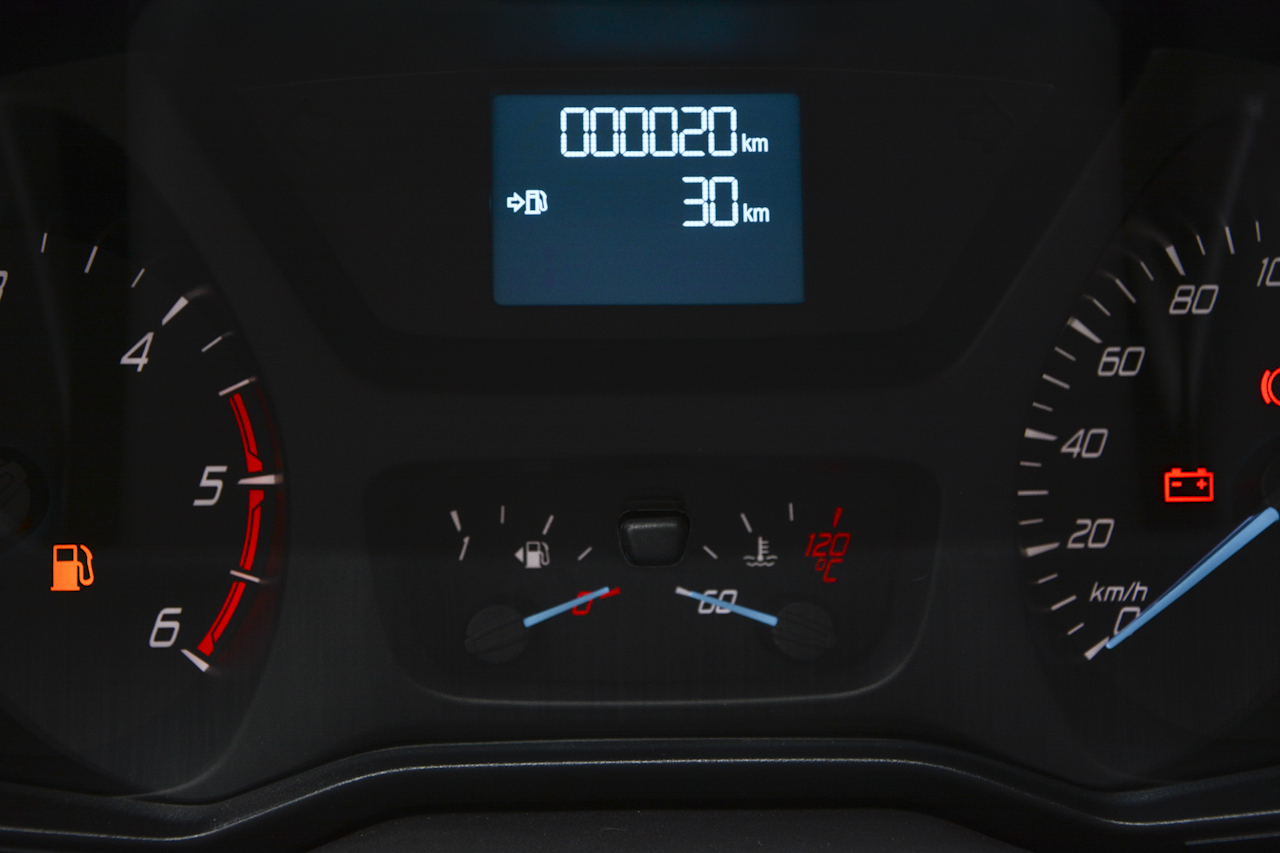 2017款新全顺2.0T中轴中顶柴油Diesel 5/6座Kombi国5