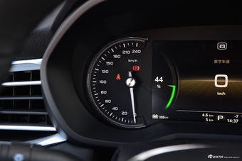 2019款荣威Ei5 智联旗舰版 