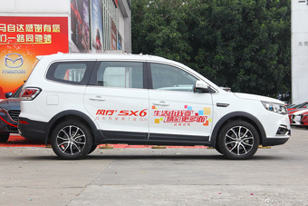 2016款风行SX6 2.0L手动尊享型